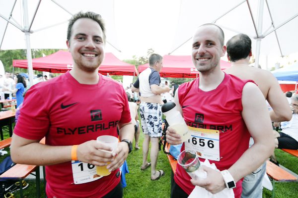 _FLY7216.MOV.Standbild001