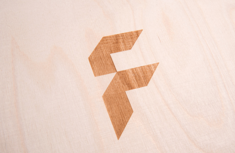 Gravur auf Holzschild