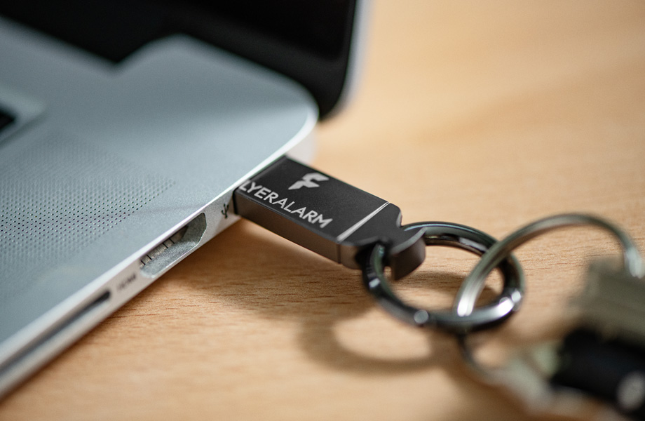 USB-Stick aus Metall mit Schlüsselring